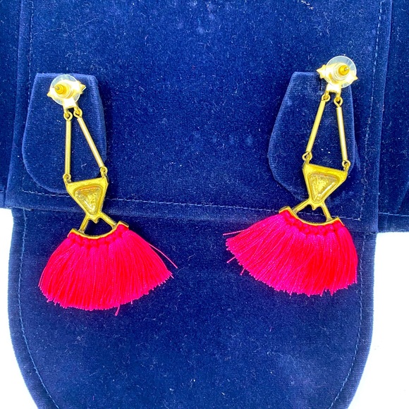 Pre-Owned Women's Tassel Pink Gold Earrings Chic Vibrant Elegance 3.5”H x 1”W - Picture 4 of 12